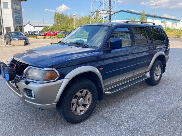 Mitsubishi Pajero Sport, Carros, Bissau