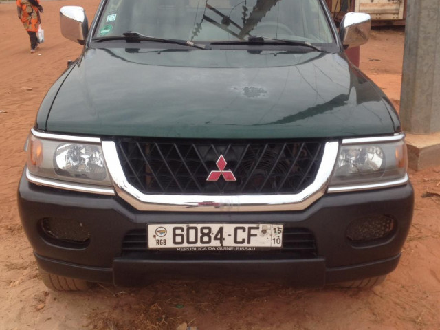 Mitsubishi Pajero Sport, Carros, Bissau