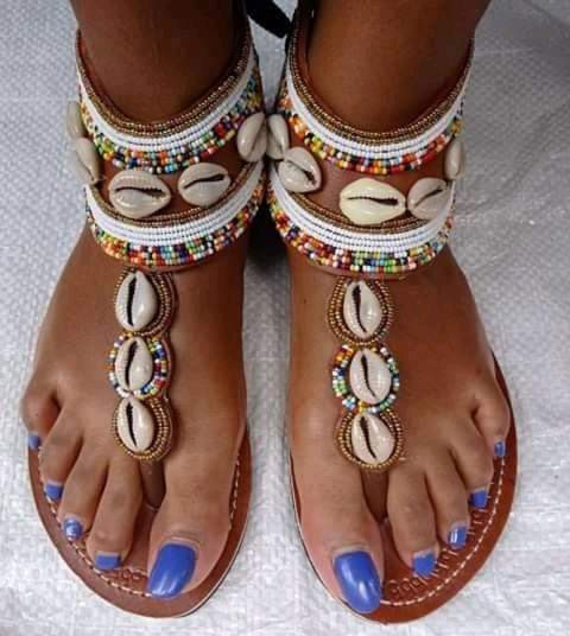Différentes sandales, Calçado, Bissau