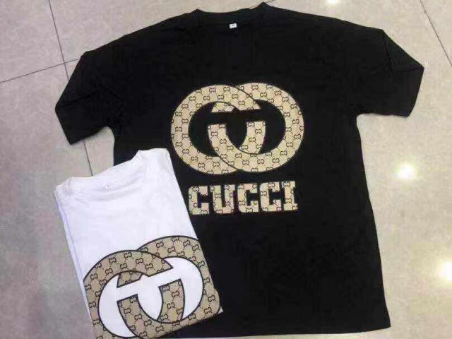 T-shirts diferentes, Roupa, Bissau