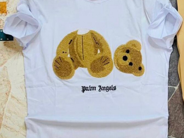 T-shirts diferentes, Roupa, Bissau
