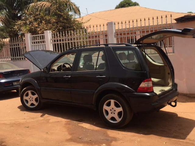 Mercedes-Benz M-Class, Carros, Bissau
