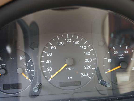 Mercedes-Benz M-Class, Carros, Bissau