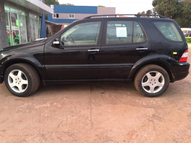 Mercedes-Benz M-Class, Carros, Bissau