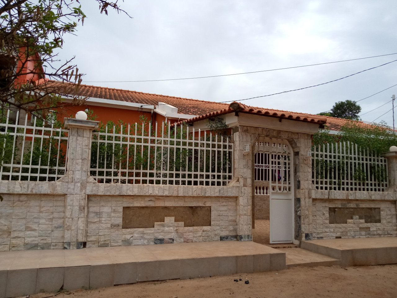Casa em depois de Aeroporto, Casas, Bissau