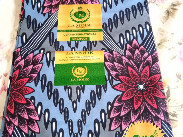 Vestidos diferentes, Roupa, Bissau