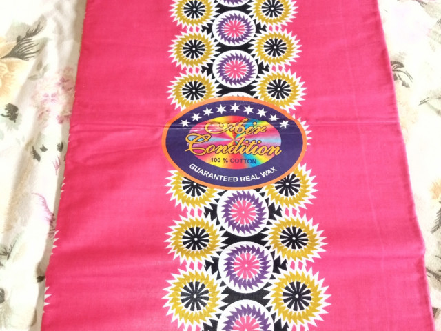 Vestidos diferentes, Roupa, Bissau