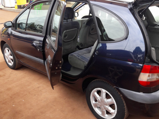 Renault Scenic, Carros, Bissau