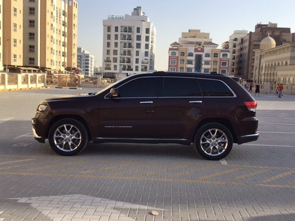Jeep Grand Cherokee, Carros, Bissau