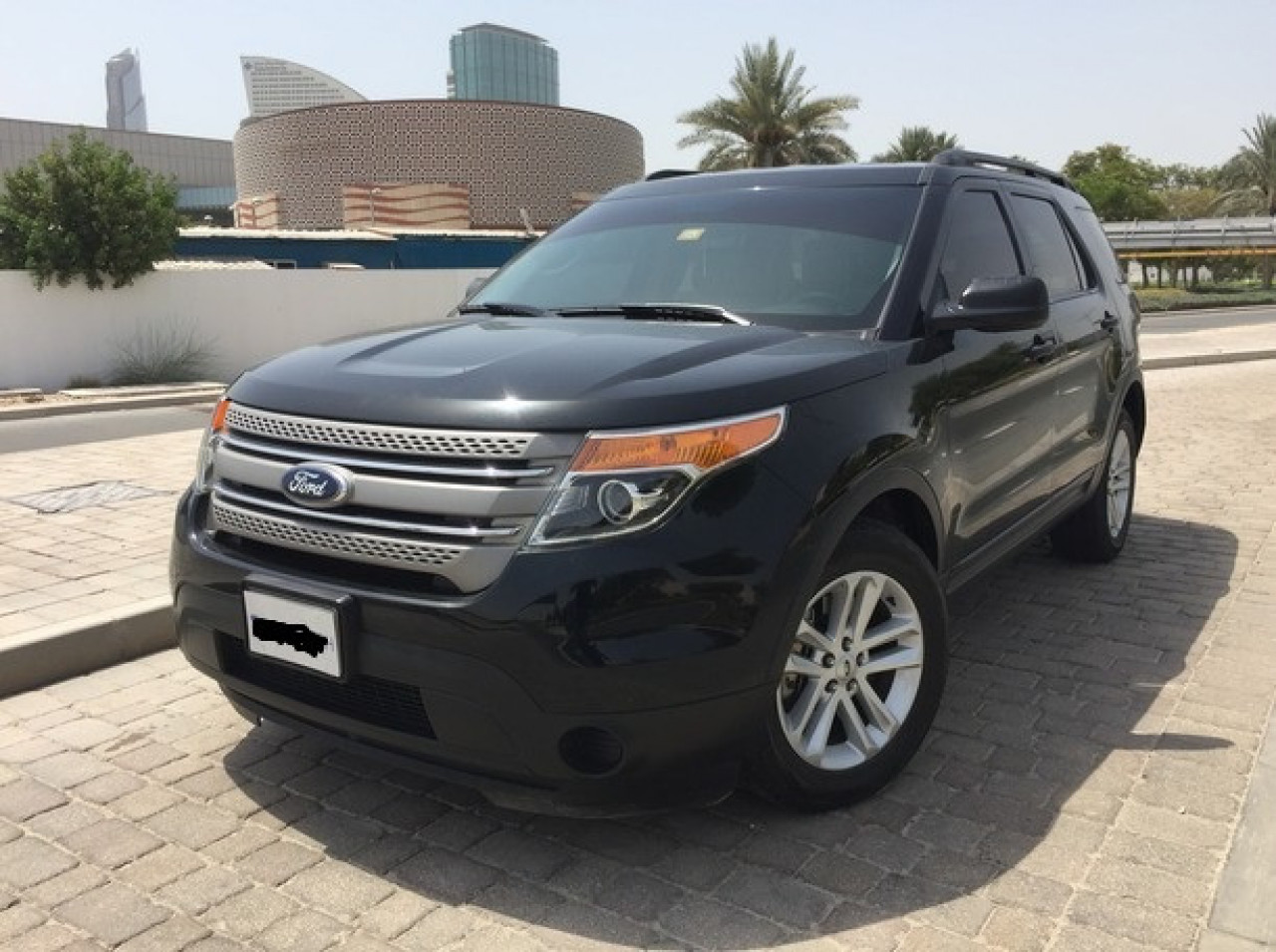 Ford Explorer, Carros, Bissau
