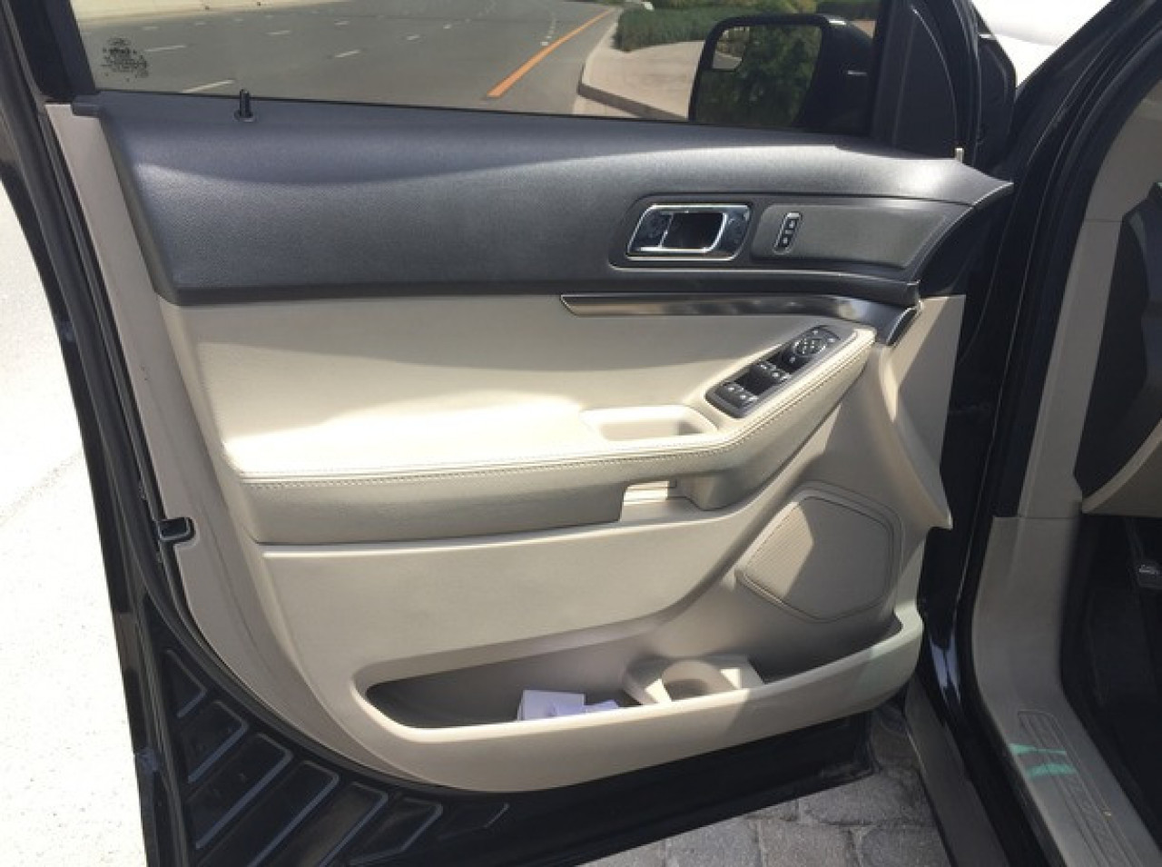 Ford Explorer, Carros, Bissau