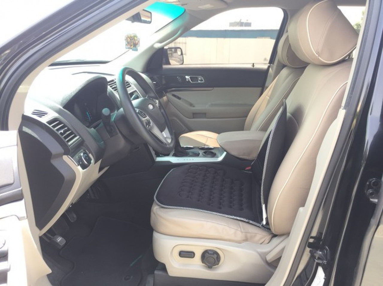 Ford Explorer, Carros, Bissau