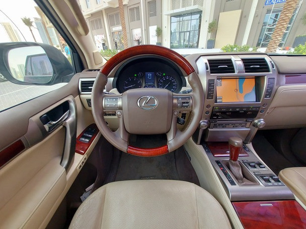 Lexus GX, Carros, Bissau