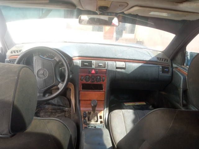 Mercedes-Benz E-Class, Carros, Bissau