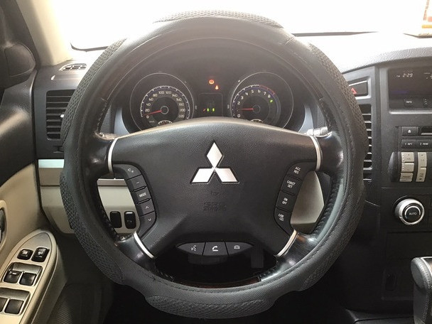 Mitsubishi Pajero, Carros, Bissau