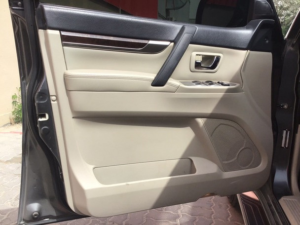Mitsubishi Pajero, Carros, Bissau
