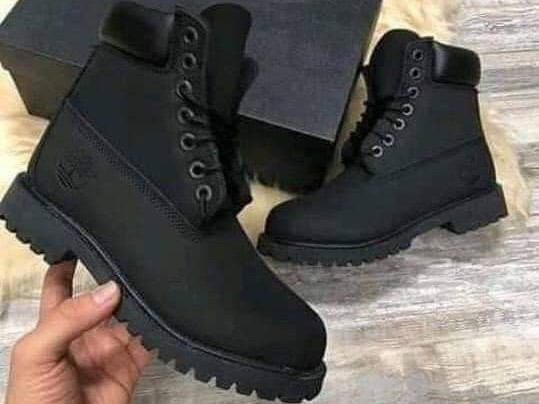 Botas diversas da Timberland, Calçado, Bissau