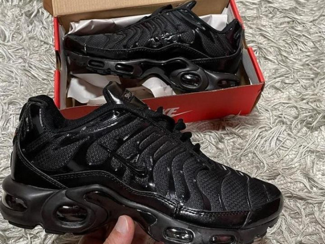 Nike TN, Calçado, Bissau