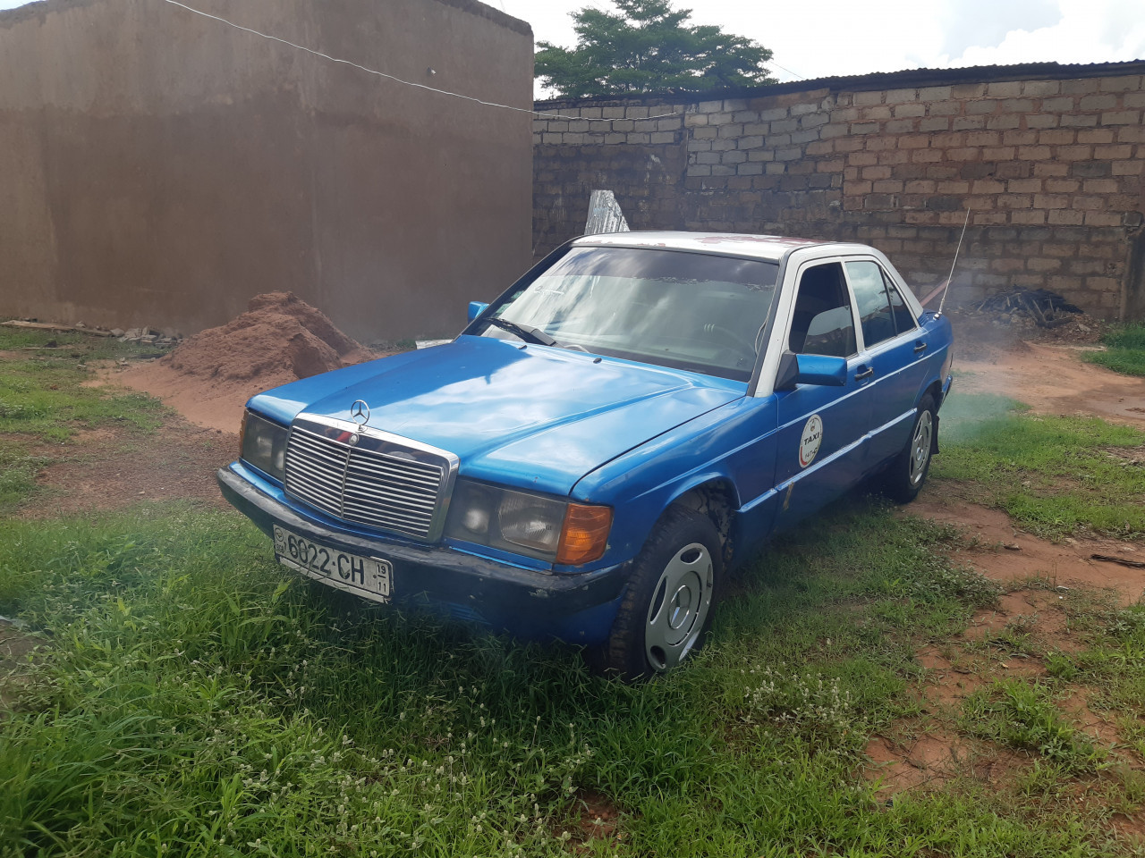 Mercedes-Benz 190, Carros, Bissau