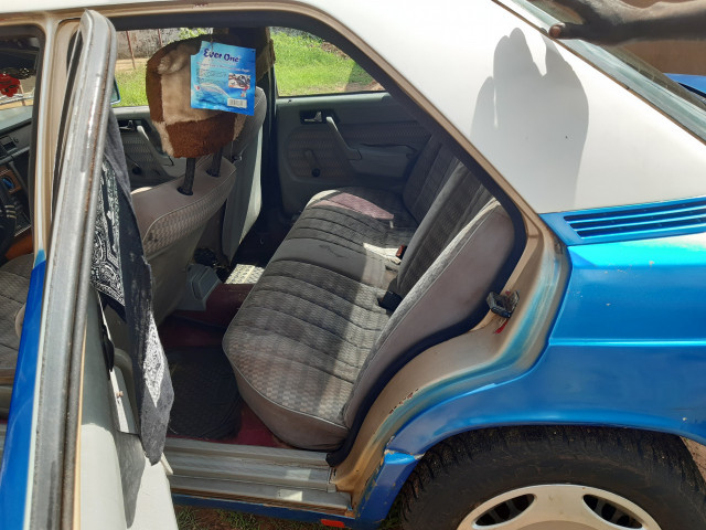 Mercedes-Benz 190, Carros, Bissau
