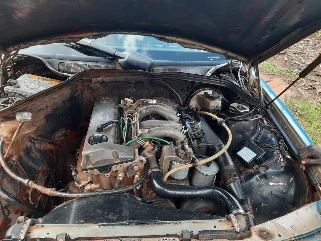Mercedes-Benz 190, Carros, Bissau