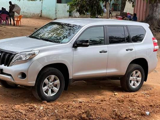 Toyota Land Cruiser, Carros, Bissau