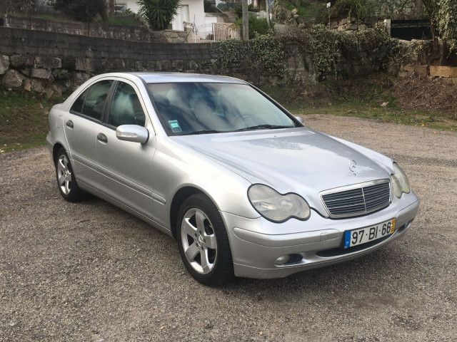 Mercedes Benz C-Class, Carros, Bissau