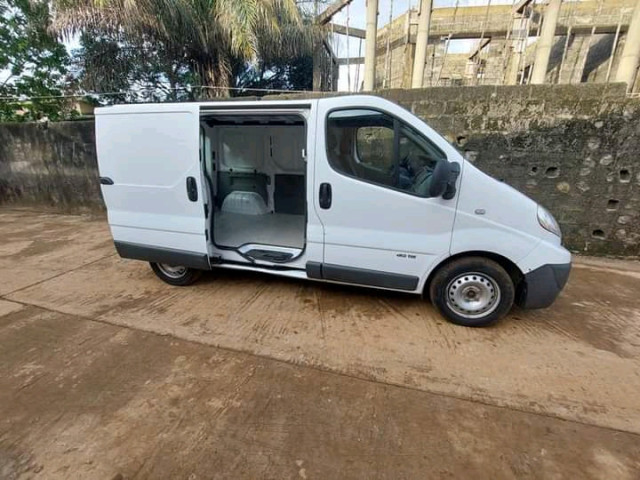 Renault Trafic, Camiões - Autocarros, Bissau