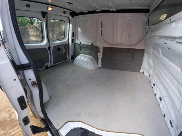 Renault Trafic, Camiões - Autocarros, Bissau