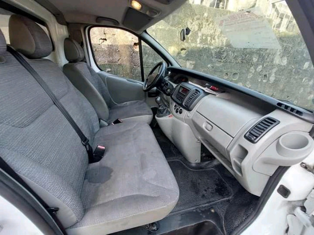 Renault Trafic, Camiões - Autocarros, Bissau