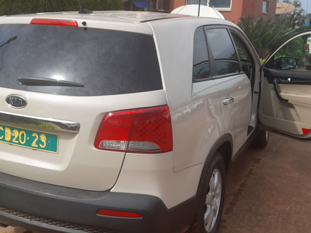 Kia Sorento, Carros, Bissau