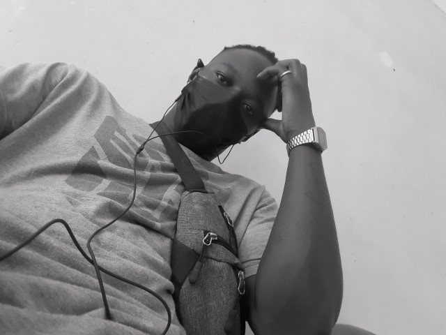 Mix tape Estrada abérto, Qualquer Outro, Bissau