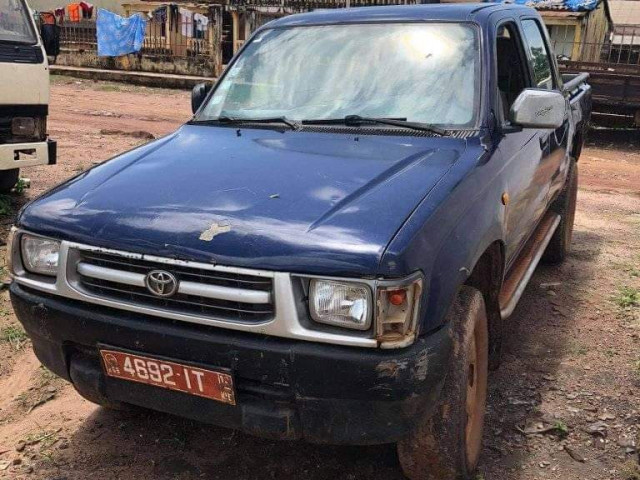 Toyota Hilux, Carros, Bissau
