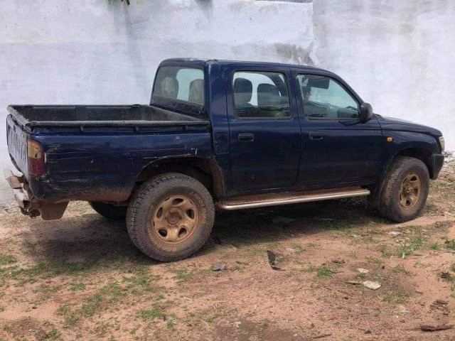 Toyota Hilux, Carros, Bissau