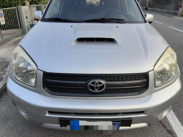 Toyota RAV4, Carros, Bissau
