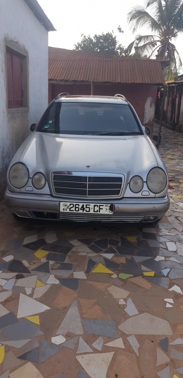 Mercedes num bom preço, Carros, Bissau