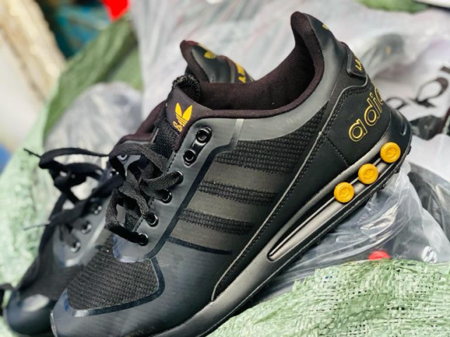 ADIDAS TRAINEER, Calçado, Bissau