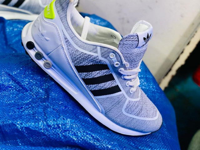 ADIDAS TRAINEER, Calçado, Bissau