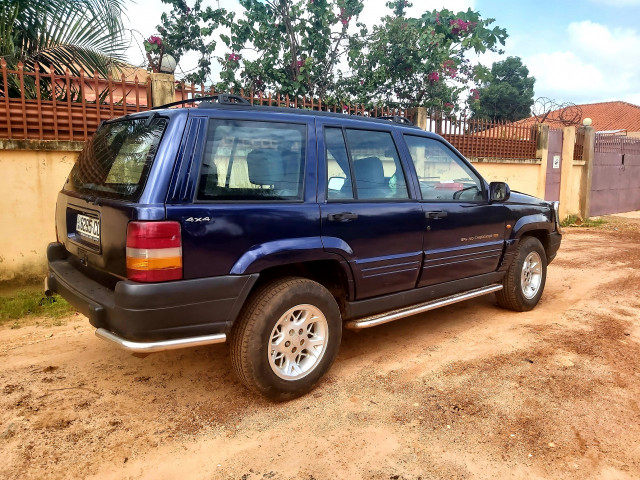 JEEP CHEROKEE, Carros, Bissau