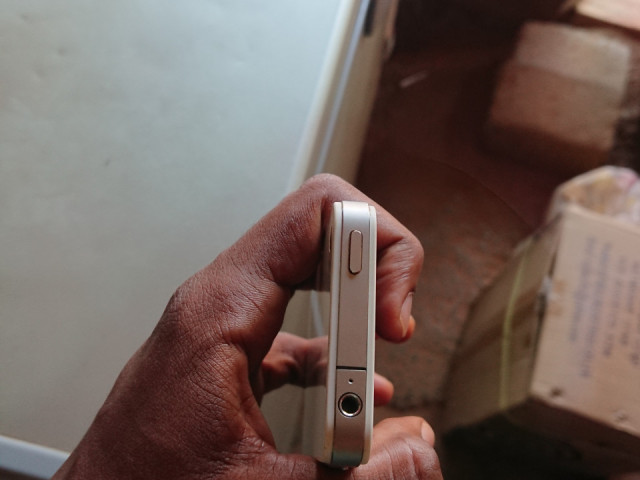 IPhone 4, Telemóveis, Bissau