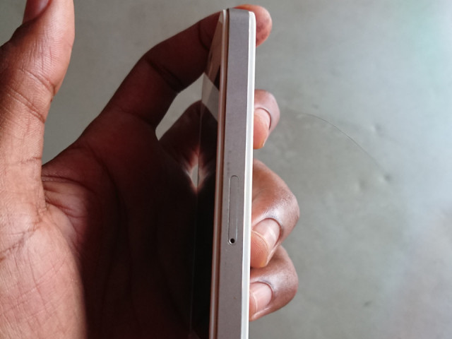 IPhone 4, Telemóveis, Bissau