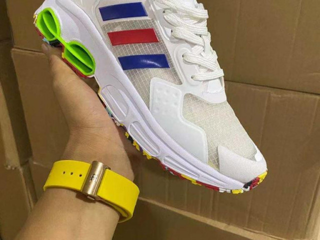Tênis Adidas, Calçado, Bissau