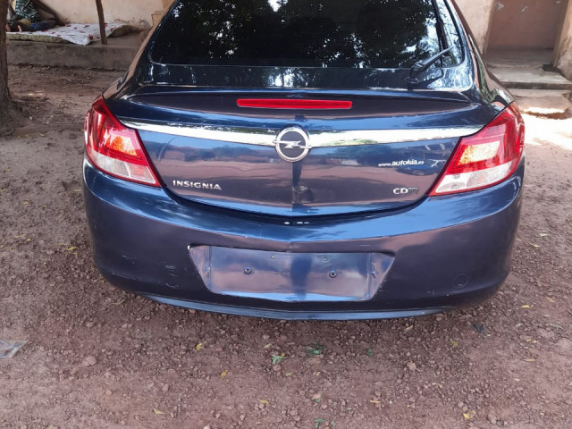 Opel Insignia, Carros, Bissau
