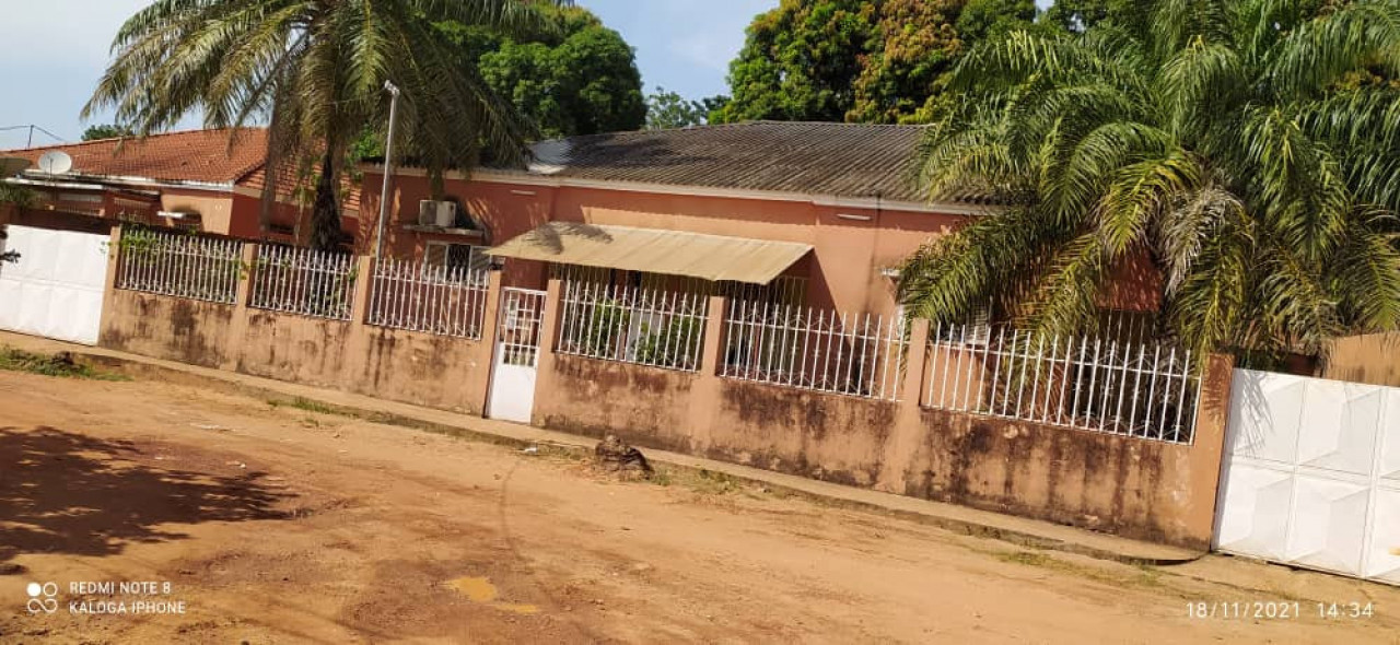 Aluga-se uma vivenda, Casas, Bissau
