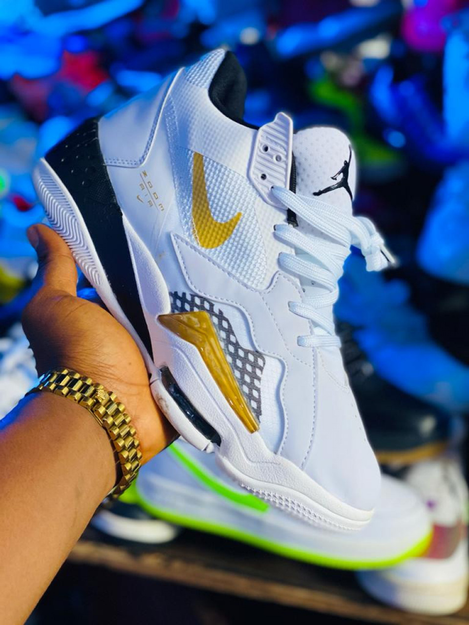 Sapato diferente Nike Jordan, Calçado, Bissau