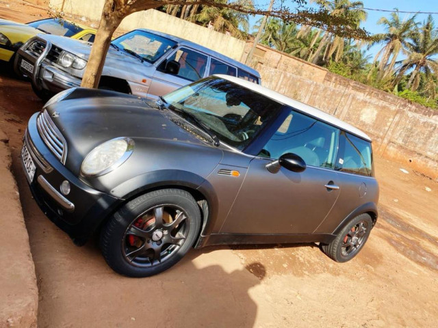 Mini Cooper, Carros, Bissau