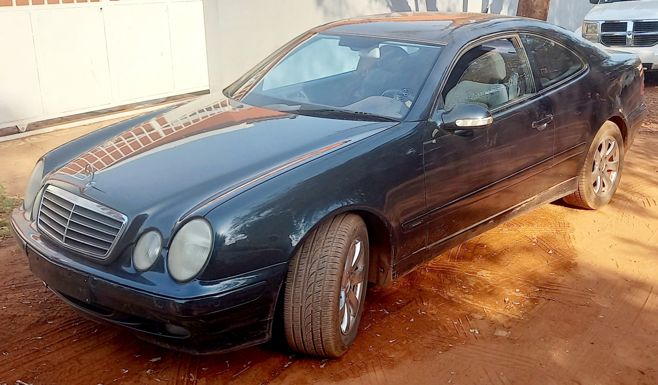 Mercedes-Benz Classe CLK, Carros, Bissau