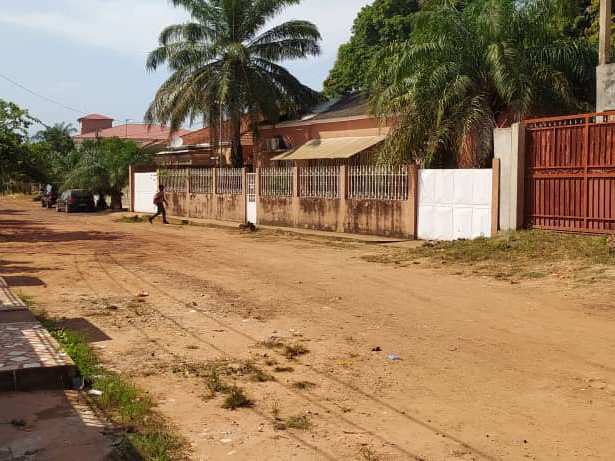 Lar Bairro de ajuda 2 fase, Casas, Bissau