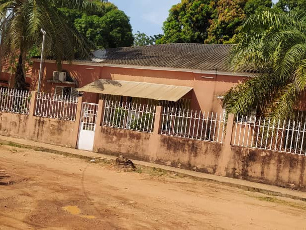Lar Bairro de ajuda 2 fase, Casas, Bissau
