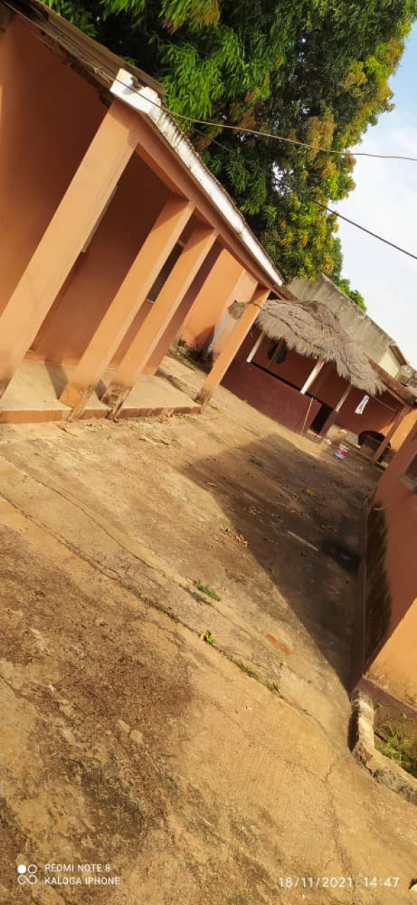 Lar Bairro de ajuda 2 fase, Casas, Bissau